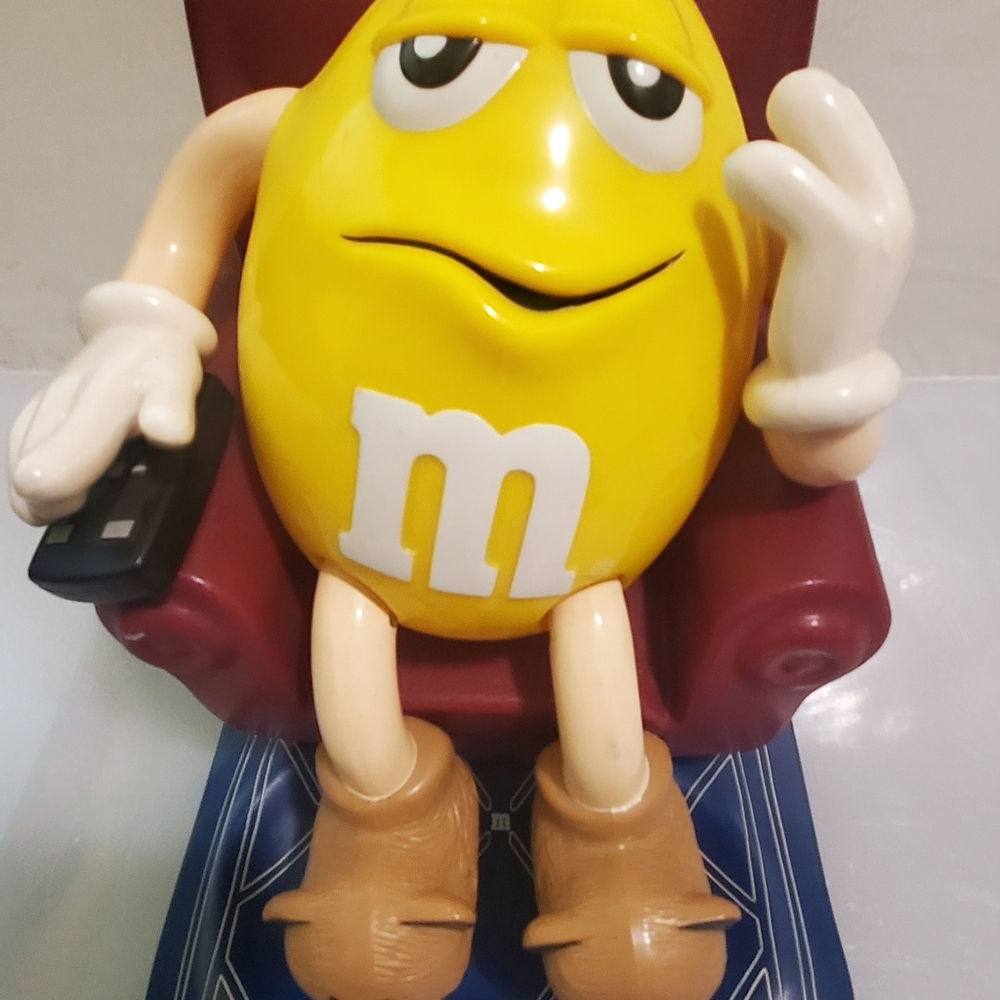 Vintage Rare 1999 M&M's Yellow Lazy Boy Candy Dispenser